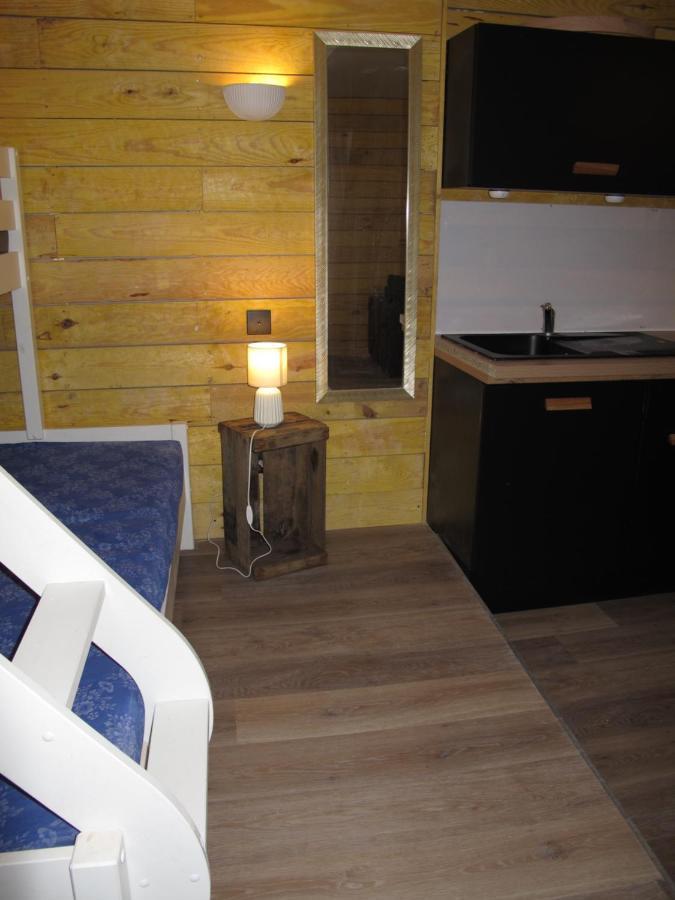 Appartement T1 Bis Cosy Avec Patio 17 Bis Tourbes Exterior photo