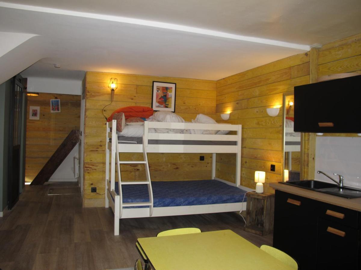 Appartement T1 Bis Cosy Avec Patio 17 Bis Tourbes Exterior photo